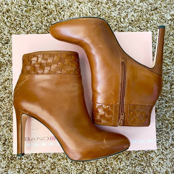 ANTONIO MELANI Shoes - Antonio Melani Brown Leather Booties